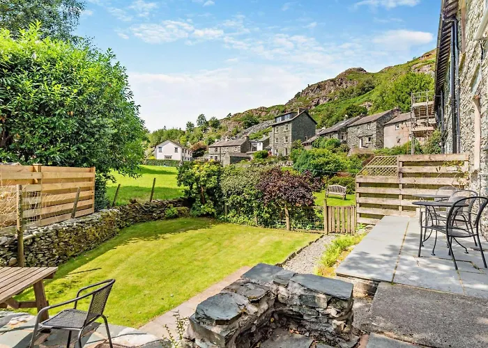 3 Bed In Sz161 * Chapel Stile